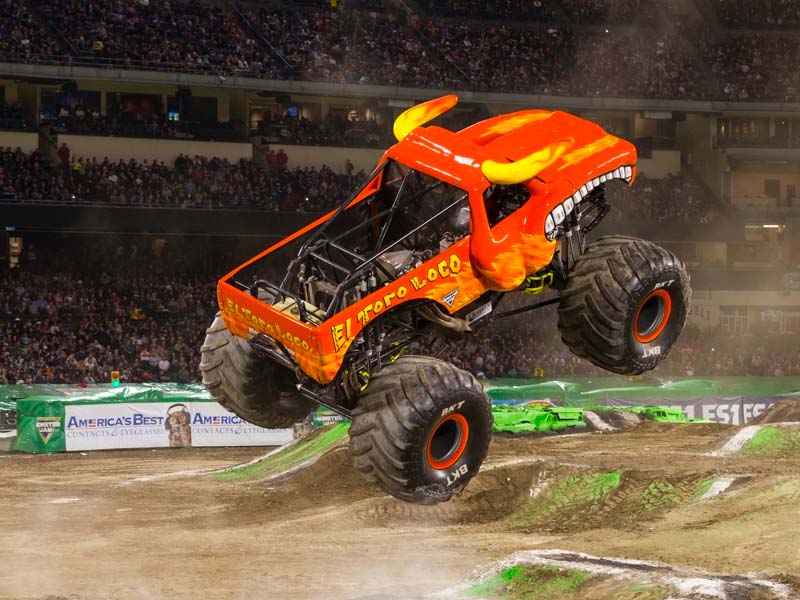 MONSTER JAM TRUCKS ON DISPLAY FREE Orlando #MonsterJam - Trippin with Tara